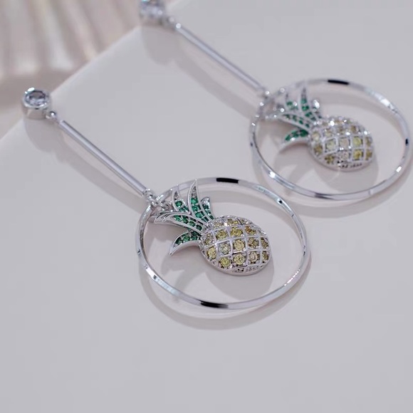 Pineapple shape earrings - Picture 3 of 5